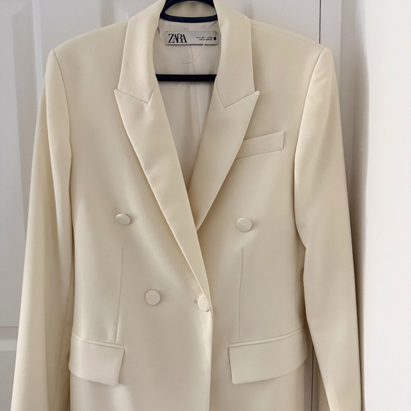 Fall ready! Brand new cream blazer - Picture 1 of 2